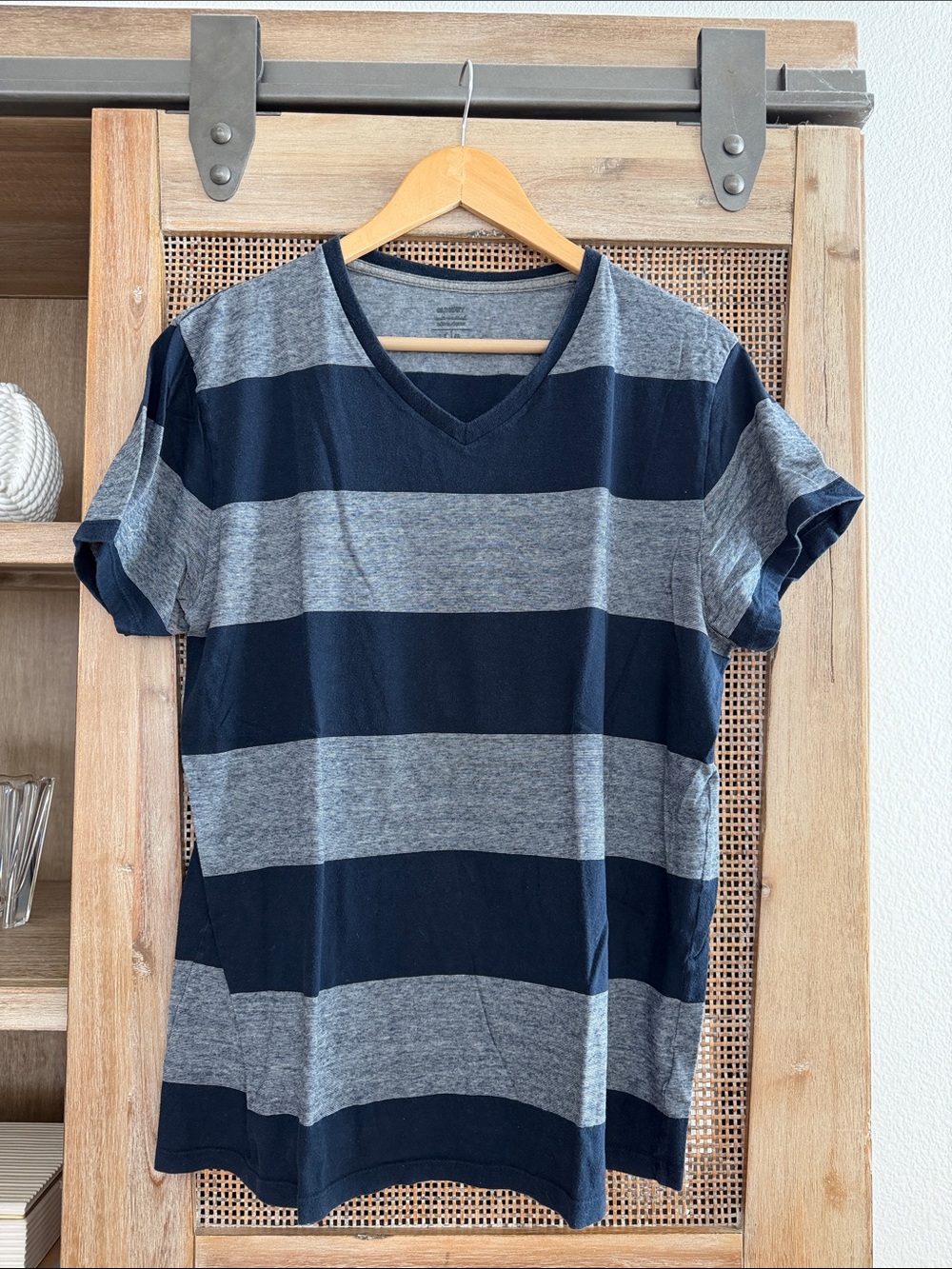 💚BUY 3 for $15💚 💚 Old Navy Men's Navy & Gray Striped V-Neck Tee